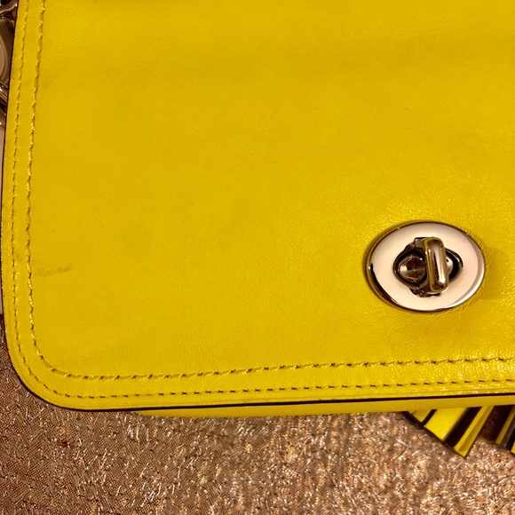 Coach yellow purse with removable straps - Picture 3 of 8